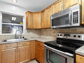 7332 Bay Hill Dr, Hialeah FL 33015