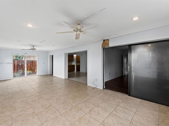 7332 Bay Hill Dr, Hialeah FL 33015