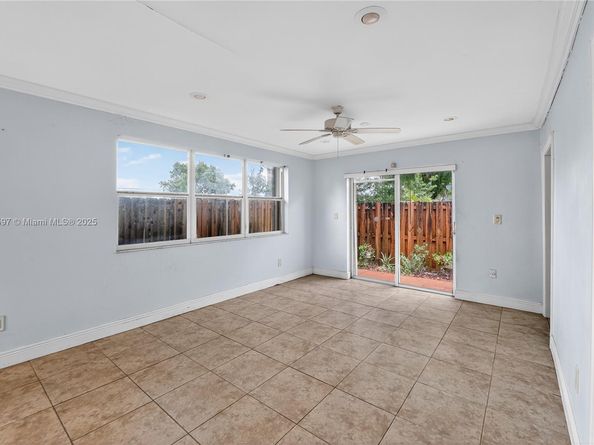 7332 Bay Hill Dr, Hialeah FL 33015