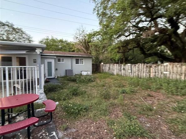 502 NE 163rd St, Miami FL 33162