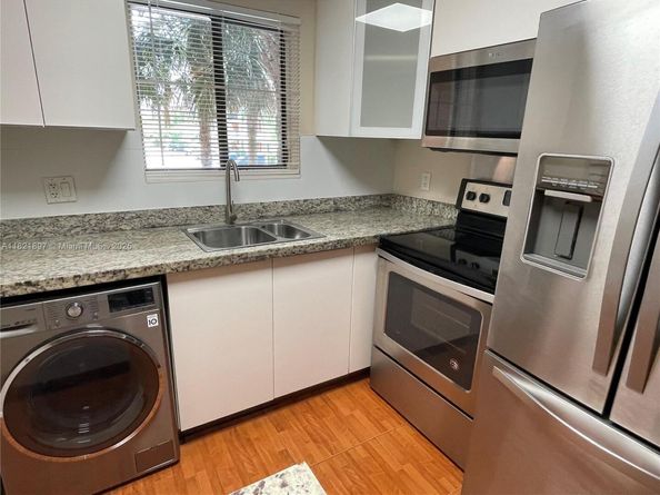 6900 SW 39th St 206J, Davie FL 33314