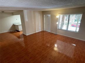 6900 SW 39th St 206J, Davie FL 33314