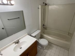 6900 SW 39th St 206J, Davie FL 33314