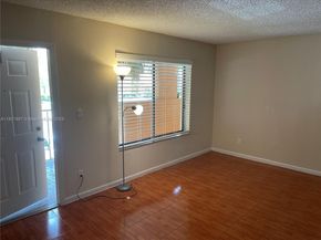 6900 SW 39th St 206J, Davie FL 33314