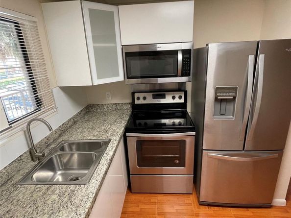 6900 SW 39th St 206J, Davie FL 33314
