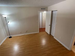 6900 SW 39th St 206J, Davie FL 33314