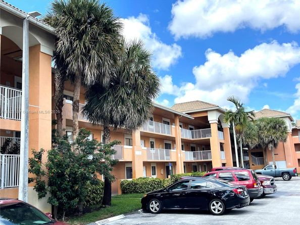 6900 SW 39th St 206J, Davie FL 33314