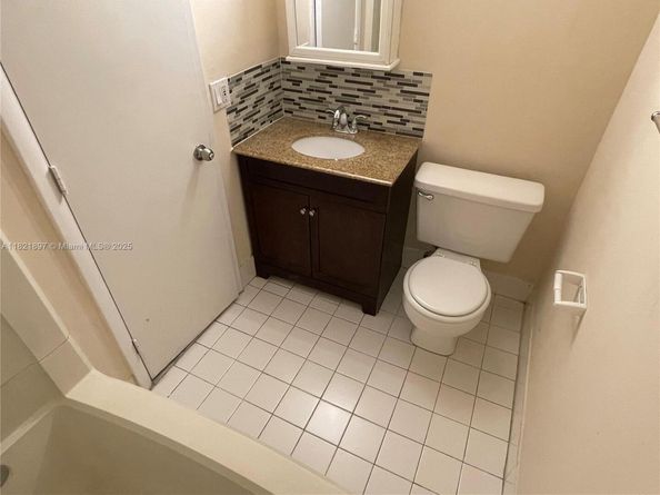 6900 SW 39th St 206J, Davie FL 33314