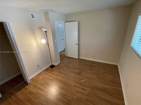 6900 SW 39th St 206J, Davie FL 33314