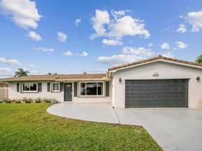 2070 NW 84th Ter, Pembroke Pines FL 33024