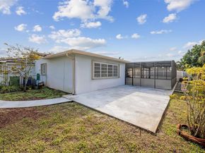 2070 NW 84th Ter, Pembroke Pines FL 33024