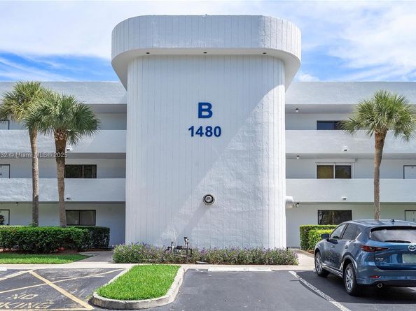 1480 Sheridan St 5B, Hollywood FL 33020