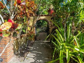 11851 NW 7th St, Plantation FL 33325
