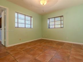11851 NW 7th St, Plantation FL 33325