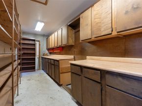 11851 NW 7th St, Plantation FL 33325