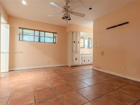 11851 NW 7th St, Plantation FL 33325