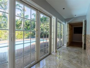 11851 NW 7th St, Plantation FL 33325