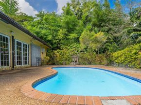11851 NW 7th St, Plantation FL 33325