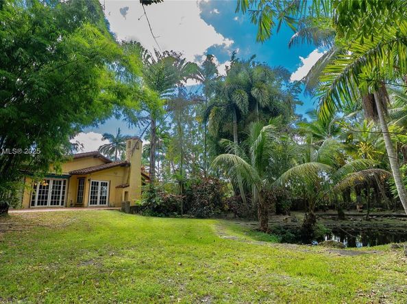 11851 NW 7th St, Plantation FL 33325