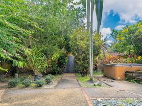 11851 NW 7th St, Plantation FL 33325