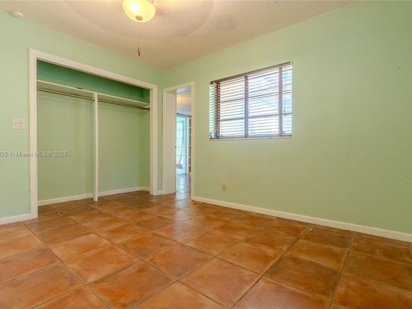 11851 NW 7th St, Plantation FL 33325