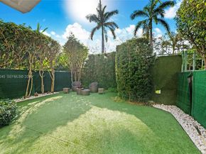 1366 W Harbor Vw W, Hollywood FL 33019