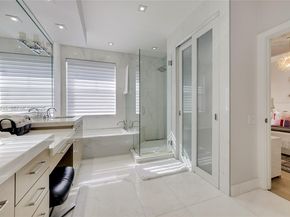 1366 W Harbor Vw W, Hollywood FL 33019