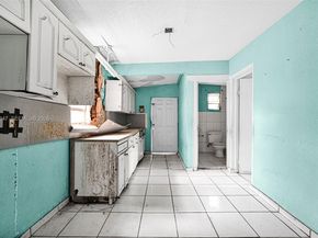 2415 NW 15th St, Miami FL 33125