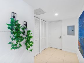 31 SE 6th St 802, Miami FL 33131