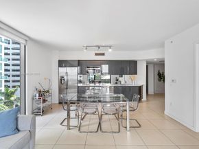 31 SE 6th St 802, Miami FL 33131