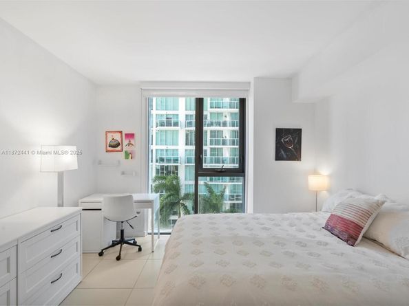 31 SE 6th St 802, Miami FL 33131