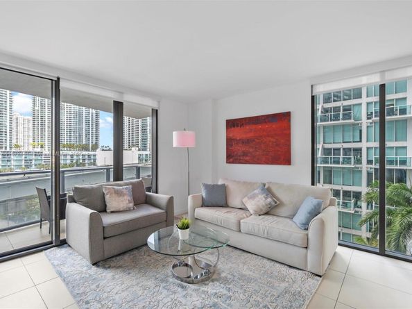 31 SE 6th St 802, Miami FL 33131