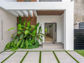 260 NW 47th St, Miami FL 33127