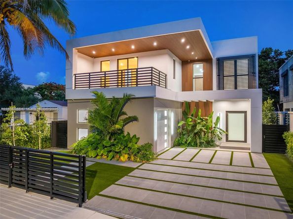 260 NW 47th St, Miami FL 33127
