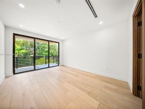 260 NW 47th St, Miami FL 33127