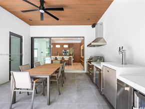 260 NW 47th St, Miami FL 33127