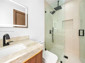 260 NW 47th St, Miami FL 33127