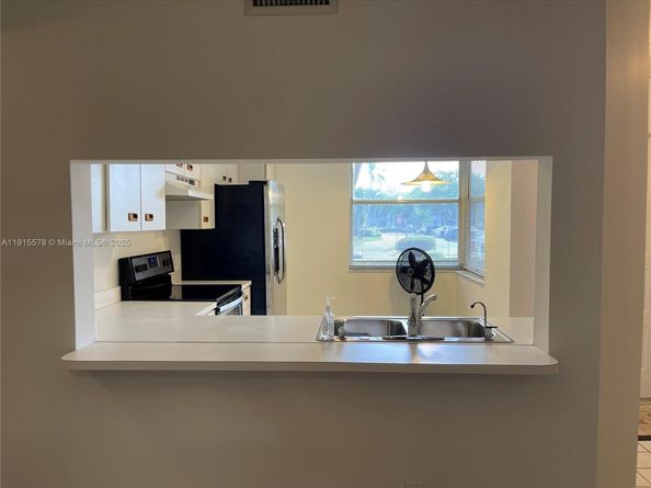 10369 NW 24th Pl 104, Sunrise FL 33322