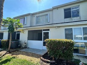 16769 Hemingway Dr, Weston FL 33326