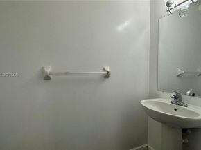 16769 Hemingway Dr, Weston FL 33326