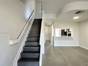 16769 Hemingway Dr, Weston FL 33326