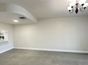 16769 Hemingway Dr, Weston FL 33326