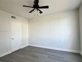 16769 Hemingway Dr, Weston FL 33326