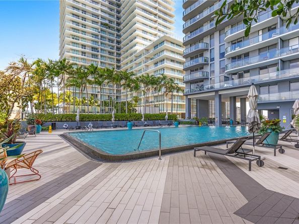 121 NE 34th St 2602, Miami FL 33137