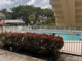 17090 NE 14th Ave 107, Miami FL 33162