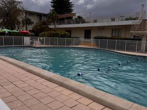 17090 NE 14th Ave 107, Miami FL 33162