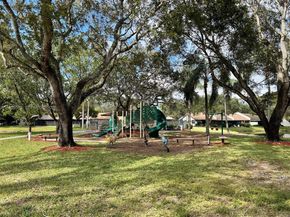 1540 NW 98th Ter, Pembroke Pines FL 33024