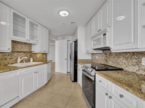 848 Brickell Key Dr 2602, Miami FL 33131