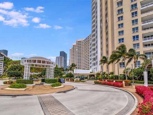848 Brickell Key Dr 2602, Miami FL 33131