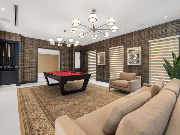2321 N Bay Rd, Miami Beach FL 33140
